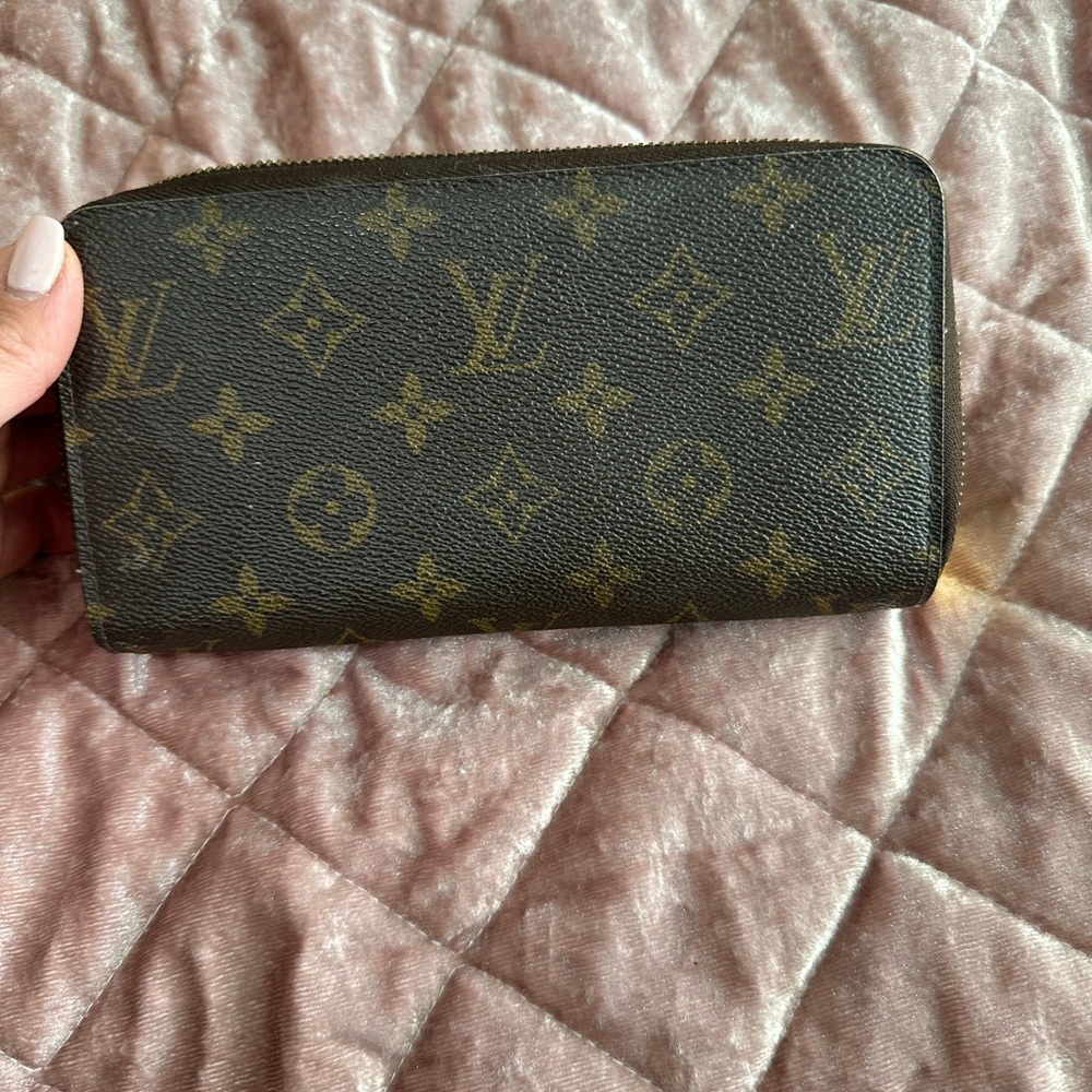 LV wallet